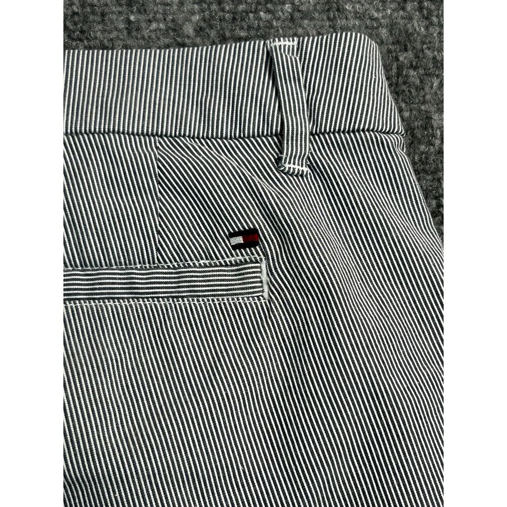 Tommy Hilfiger Women's Seersucker Stripe Chino Shorts Size 6 Blue White - Picture 3 of 6